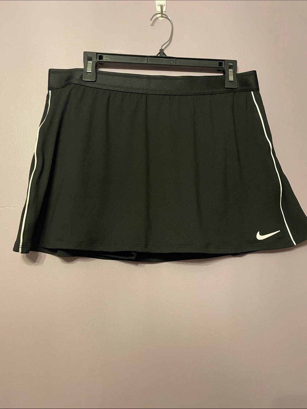 Nike Black Women's Athletic Tennis Skort with White Piping